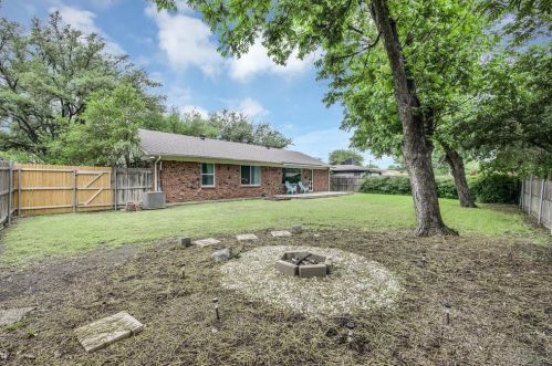 5221 Wosley Dr, Fort Worth TX  76133-2217 exterior