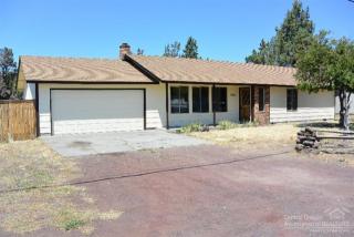 3027 Glacier Ave, Eagle Crest OR  97756-9150 exterior