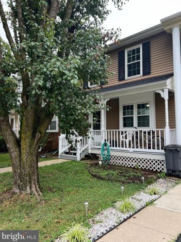 5317 Qualey Pl, Woodbridge, VA 22193-4523