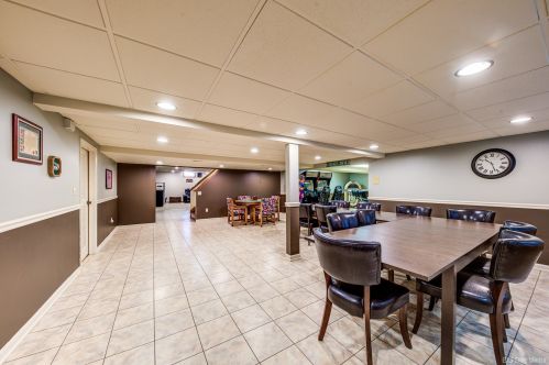 331 Ridgemoor Dr, Willowbrook IL  60527-5419 exterior