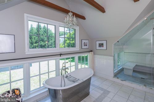19 Greenhouse Dr, Princeton NJ  08540-4801 exterior