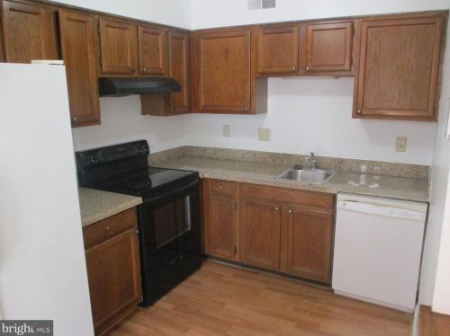 62 Avonshire Ct, Silver Spring MD 20904-6712 exterior