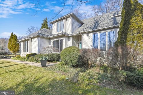 1113 Water Pointe Ln, Herndon, VA 20194-1037