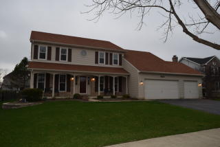 1423 Westglen Dr, Naperville, IL 60565-1235