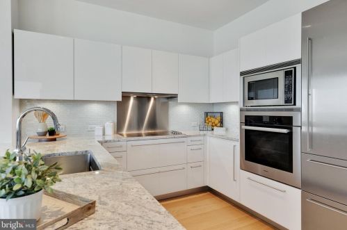 50 16th St, Philadelphia PA  19102-2516 exterior