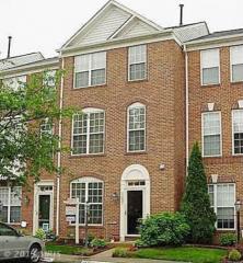 13097 Park Crescent Cir, Herndon VA  20171-2816 exterior