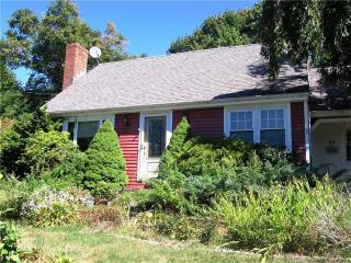 84 Forest St, Middletown, CT 06457-3512