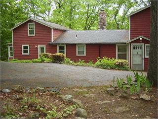 70 Totoket Rd, Branford, CT 06405-6424