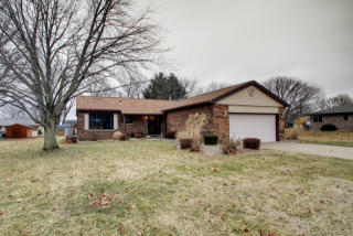 304 Pine St, Ursa, IL 62376-1046