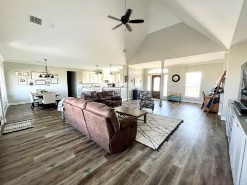 814 Angus Trl, Angleton TX 77515-9833 exterior