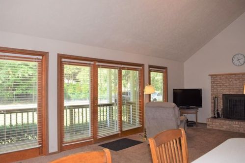 104 Aspen Dr, Franklin, PA 16323-1907
