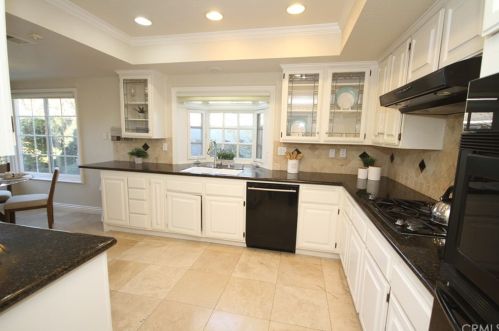 11 Sunrise, Irvine CA  92603-3720 exterior