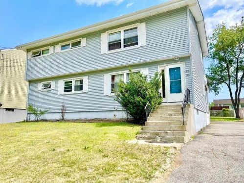 86 Royal Oak Dr, Waterbury, CT 06708-3635