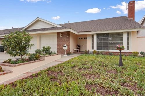 120 Carousel St, Anaheim, CA 92806-3207