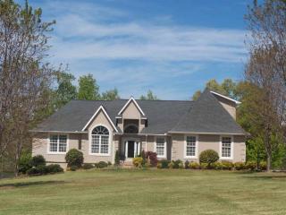 179 Shore Heights Dr, Inman, SC 29349-4310
