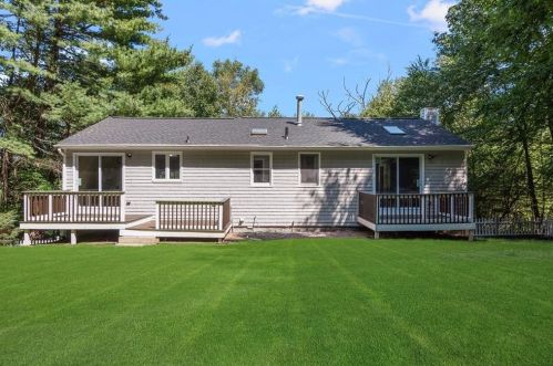 976 Knotty Oak Rd, Coventry, RI 02816-7969