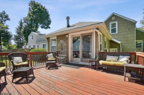 9 Crestmont Rd, Town Center NJ  07052-1601 exterior