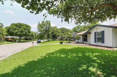 3272 Golfing Green Dr, Dallas TX  75234-3779 exterior