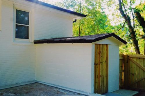 2597 Connally Dr, Atlanta GA  30344-1021 exterior