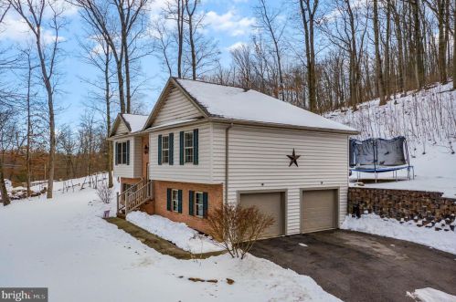 7703 Gnatstown Rd, Hanover PA 17331-6821 exterior