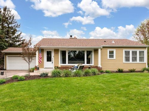 605 Garden Ln, Saint Paul, MN 55118-1023