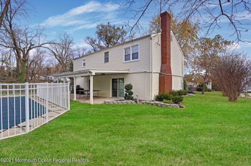 46 Walnut Ave, Tinton Falls NJ 07701-6146 exterior