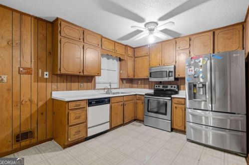 5348 Denny Dr, Atlanta GA  30349-5209 exterior