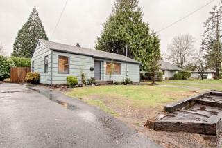 10314 Thompson St, Portland, OR 97220-3749