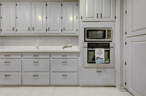 2029 Pond Shore Dr, Angleton TX 77515-7483 exterior