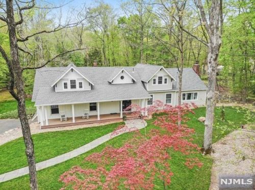 5 Anona Ct, Upper Saddle River, NJ 07458-1101