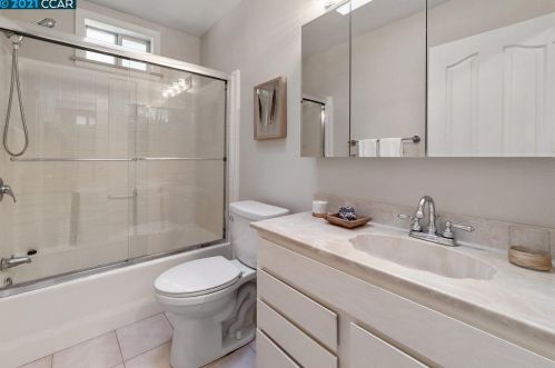 1925 Alvina Dr, Concord CA  94523-2801 exterior