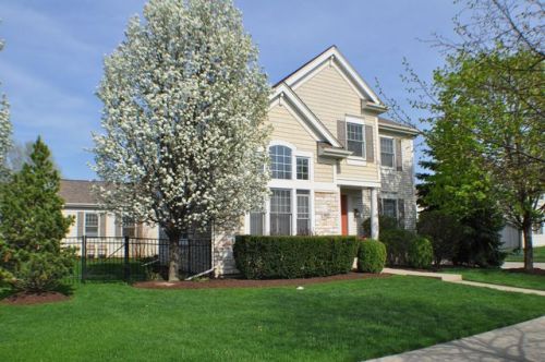 1667 Bluestem Ln, Glenview, IL 60026-7788