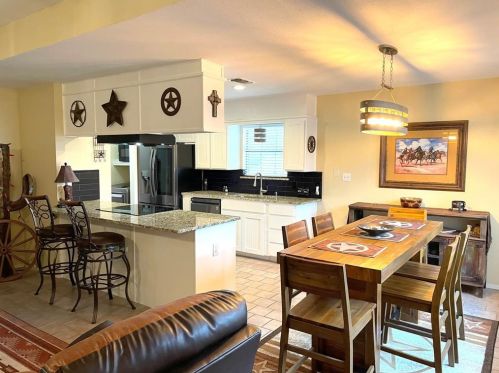 9657 Lea Shr St, Fort Worth TX  76179-3225 exterior