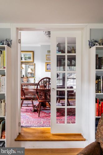 135 Warwick Rd, Tavistock NJ  08033-3706 exterior