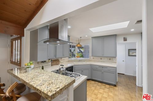 1520 Harle Pl, Anaheim CA  92802-2510 exterior