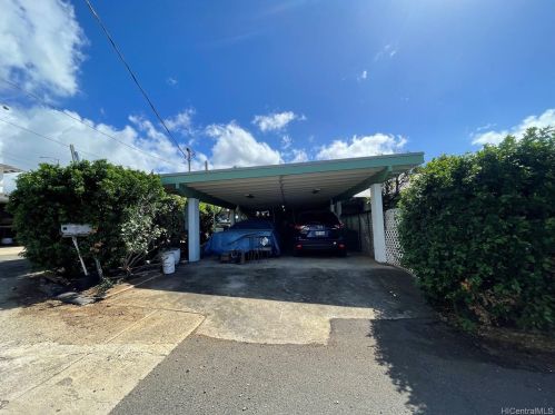 1221 Farr Ln, Honolulu, HI 96819-3489