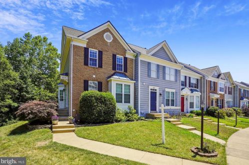 8879 Moat Crossing Pl, Bristow, VA 20136-1730