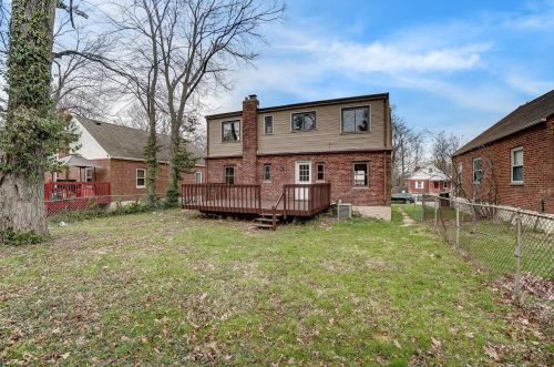 2033 Dallas Ave, Cincinnati OH  45239-4752 exterior