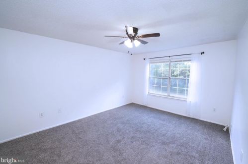 36 Holly Ct, Trenton NJ  08619-4633 exterior