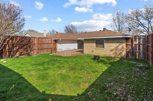 2615 Medina Dr, Carrollton TX 75007-5902 exterior