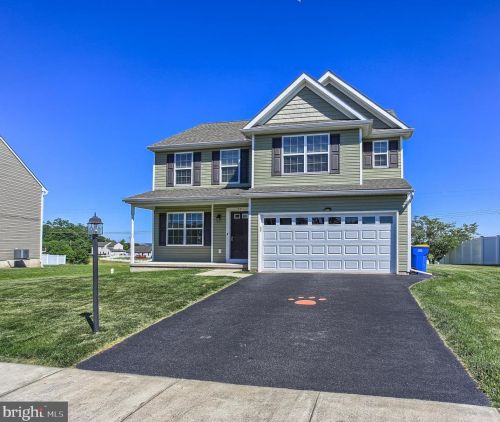 75 Andrew Dr, York, PA 17404-8641