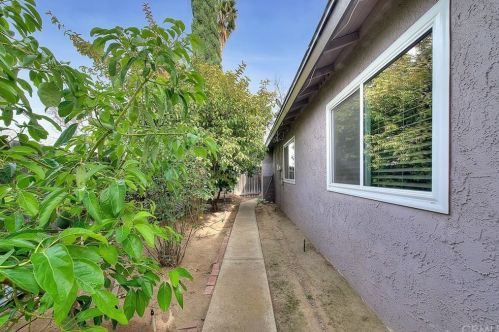 2742 Gleason Ct, Riverside CA  92506-4325 exterior