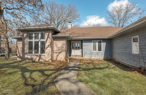 54 Pleasantview Dr, Oswego, IL 60543-8850