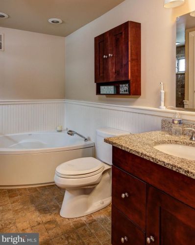 287 Wayne Ave, Tavistock NJ 08033-1008 exterior