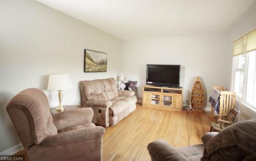 201 County Road F, Saint Paul MN  55127-6106 exterior