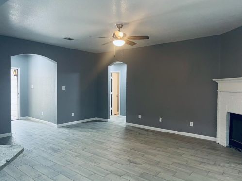 702 Victoria Dr, Midlothian TX  76065-8716 exterior
