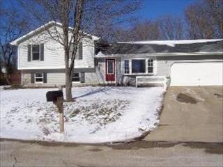 1820 Lakeview St, Volo, IL 60051-6351