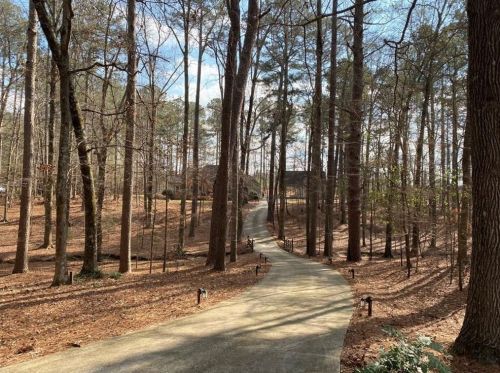 1175 Lake Stone Lea Dr, Oxford, GA 30054-3630