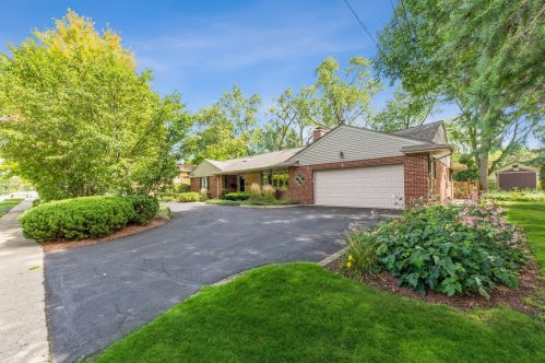 339 Fremont St, Palatine, IL 60067-5275