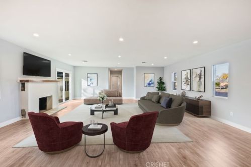 7960 Amestoy Ave, Van Nuys CA  91406-1603 exterior